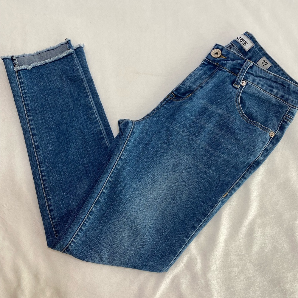 Charme Cropped Bottom Hem Jeans Size 27